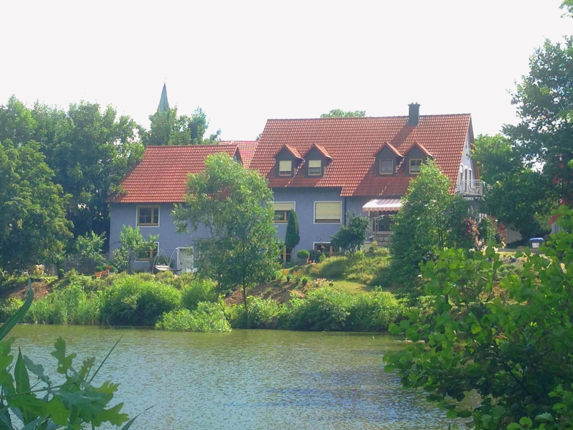 Ferienwohnungen Stahl Pirk Bagian luar foto